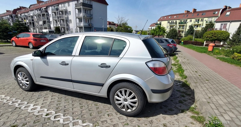 Opel Astra cena 6900 przebieg: 255000, rok produkcji 2004 z Łódź małe 11